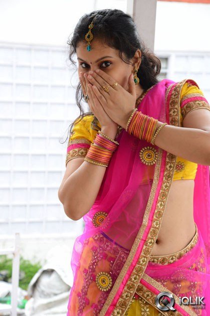 Sumi-Ghosh-At-Lovers-Park-Movie-Opening